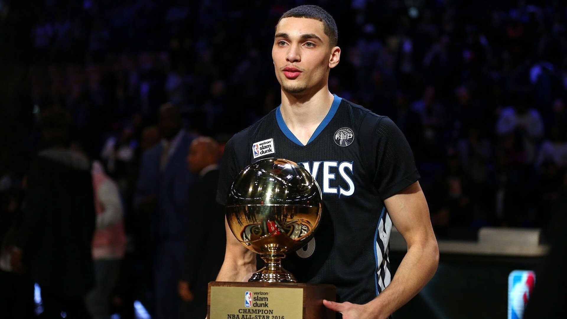 _城市高空冲浪：极限运动新体验_，水上高空冲浪